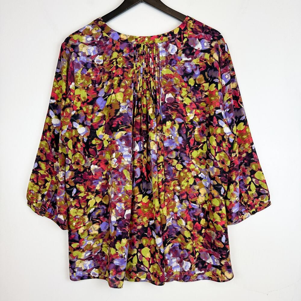 NYDJ Floral Button Down VNeck Blouse 3/4 Purple Green Polyester - Plus Size 1X - Picture 8 of 11